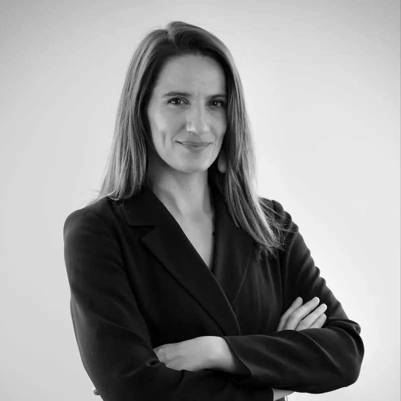 Portrait de Camille Giroudon, senior Consultante chez Culture Patrimoine Diplômée du master en Droit & Gestion de patrimoine à Rennes, Camille Giroudon combine une formation académique solide et une véritable passion pour le service client.