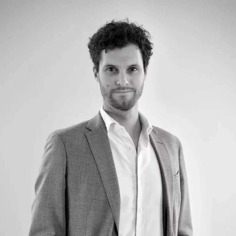 Portrait de Tristan Traverse Partner chez Culture Patrimoine Diplômé du Master II Ingénierie Sociétaire et Patrimoniale de Rennes, ce breton a rejoint Culture Patrimoine après avoir finalisé sa formation au sein d’un cabinet d’avocats.