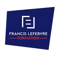 Logo de la Formation Francis Lefebvre sur fond bleu. Le dessin comprend un symbole géométrique blanc au-dessus du nom, avec FORMATION mis en évidence en rouge sous le texte.