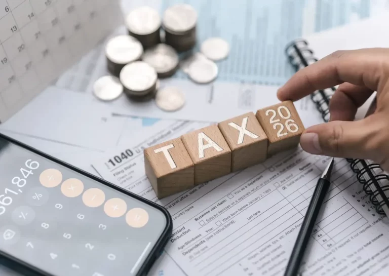 Cubes illustrating the reduction in transfer taxes under the Dutreil Pact